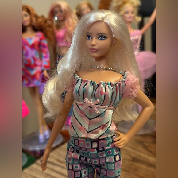 Barbie Outfit Stylish Geometric Print Pants with Shirt (Doll is NOT INCLUDED) - Picture 2 of 6